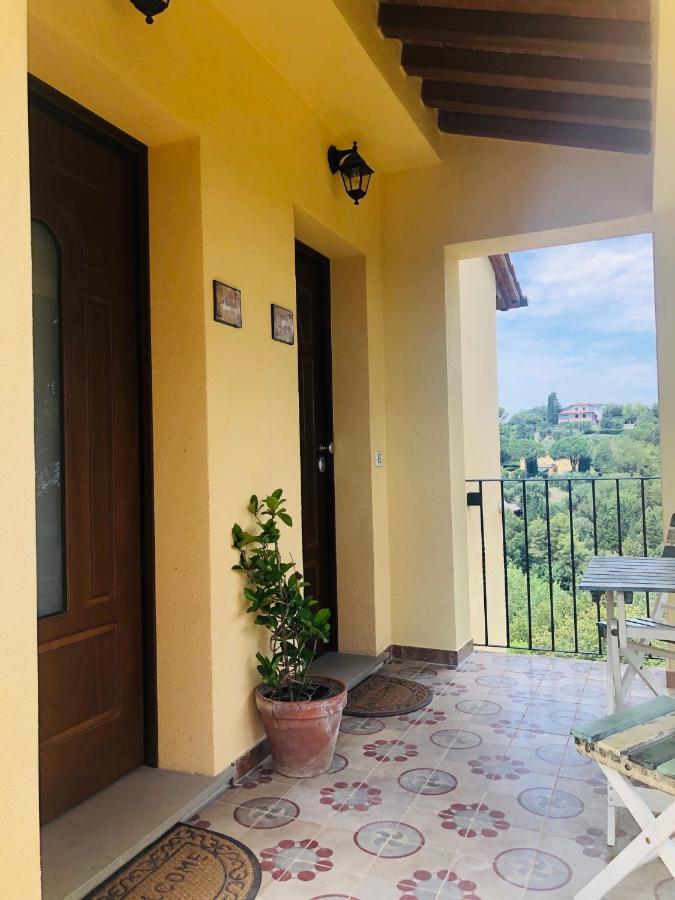 Апартаменти Holiday House Cuordinatura Монтополі-ін-Валь-д'Арно Екстер'єр фото