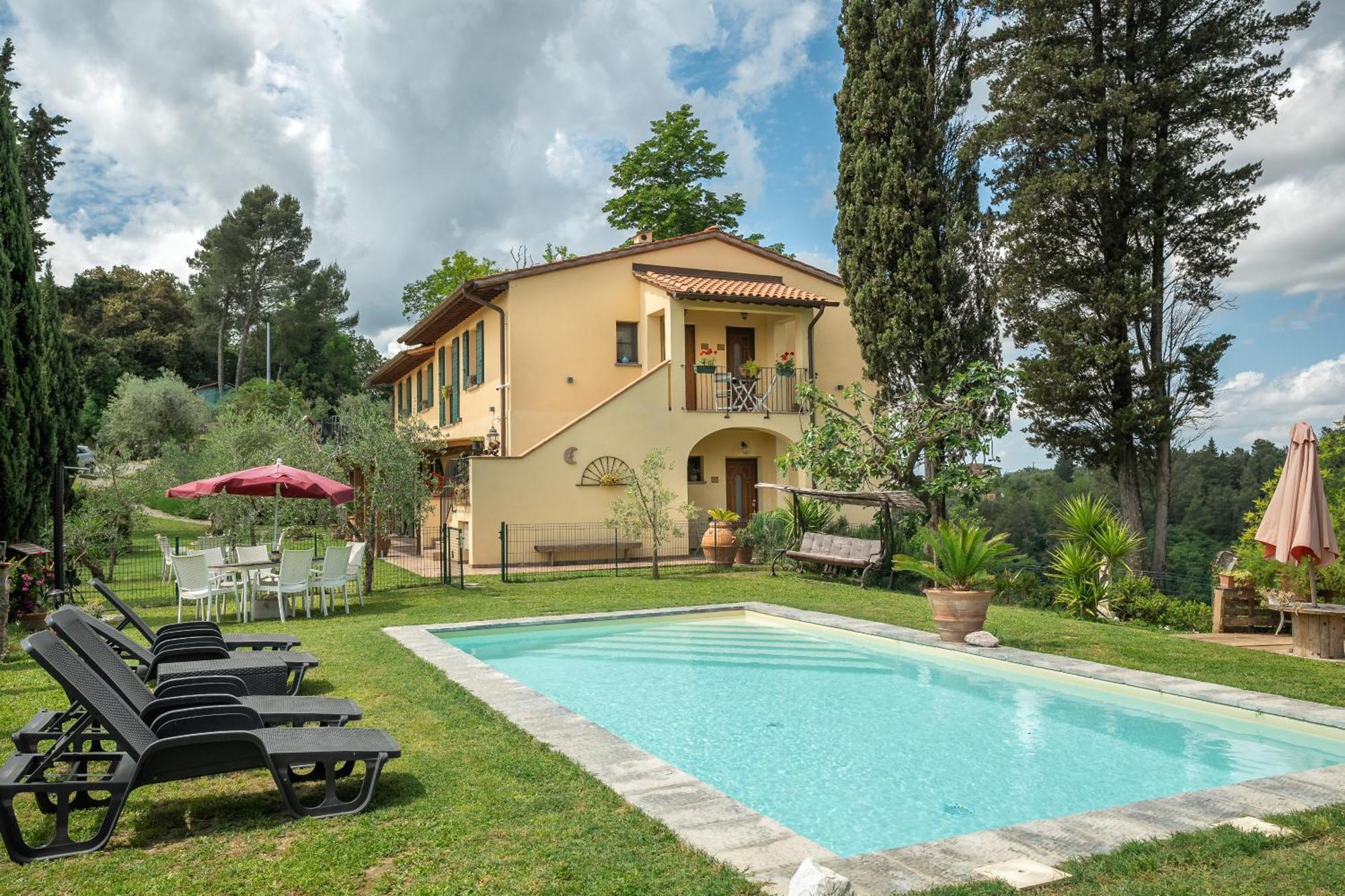 Апартаменти Holiday House Cuordinatura Монтополі-ін-Валь-д'Арно Екстер'єр фото