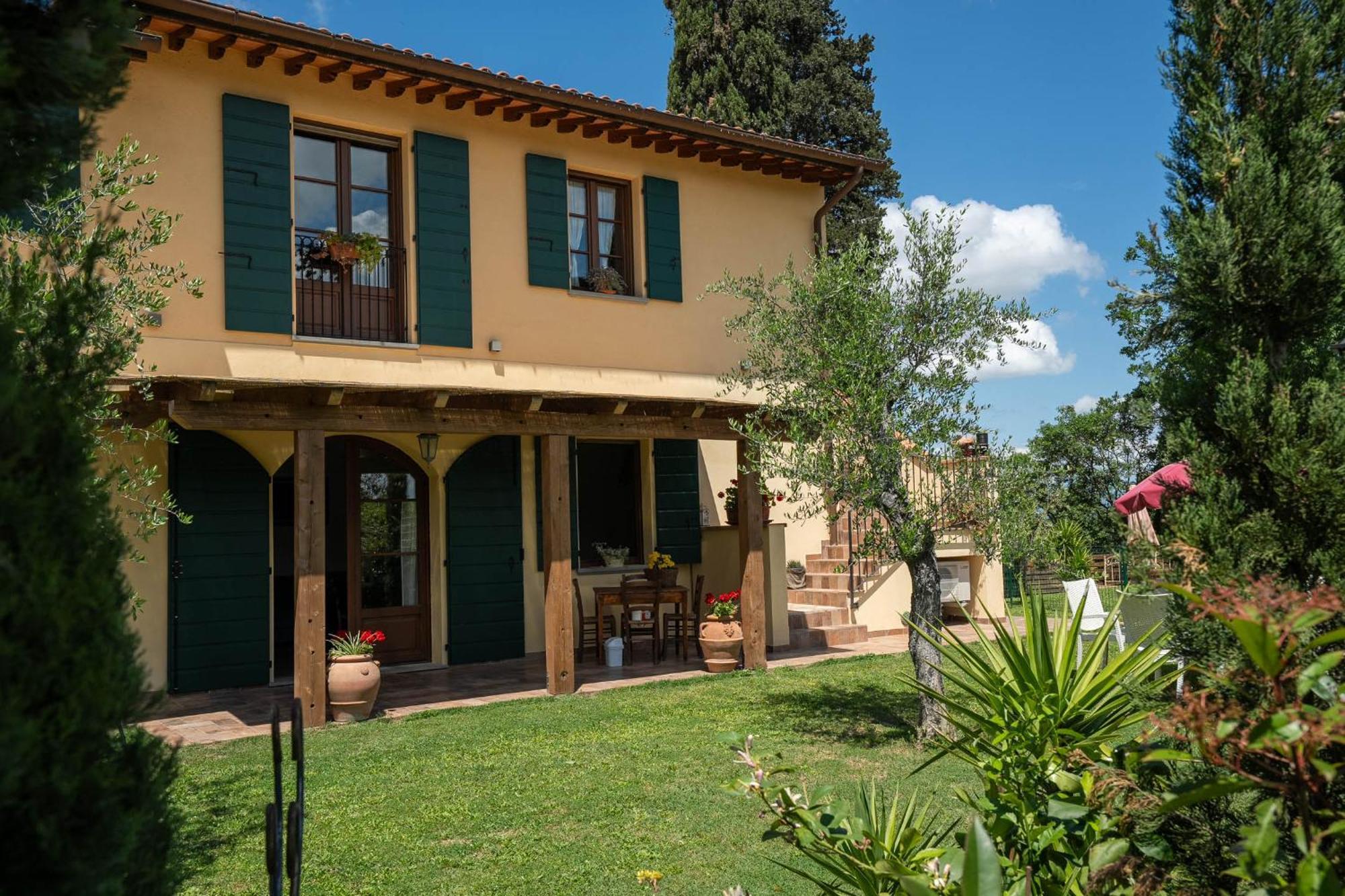 Апартаменти Holiday House Cuordinatura Монтополі-ін-Валь-д'Арно Екстер'єр фото