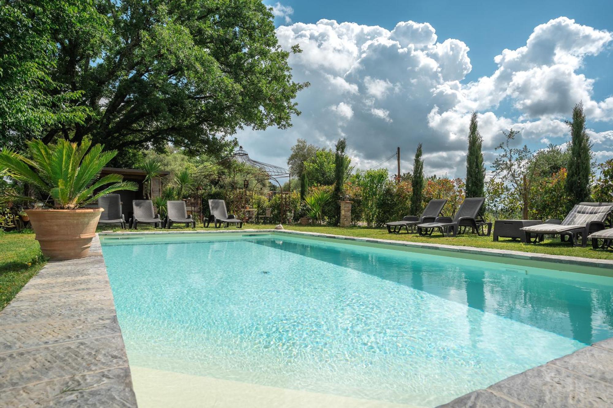 Апартаменти Holiday House Cuordinatura Монтополі-ін-Валь-д'Арно Екстер'єр фото